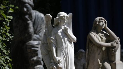 Recoleta se querelló contra Raúl Schüler por estatuas robadas del Cementerio General