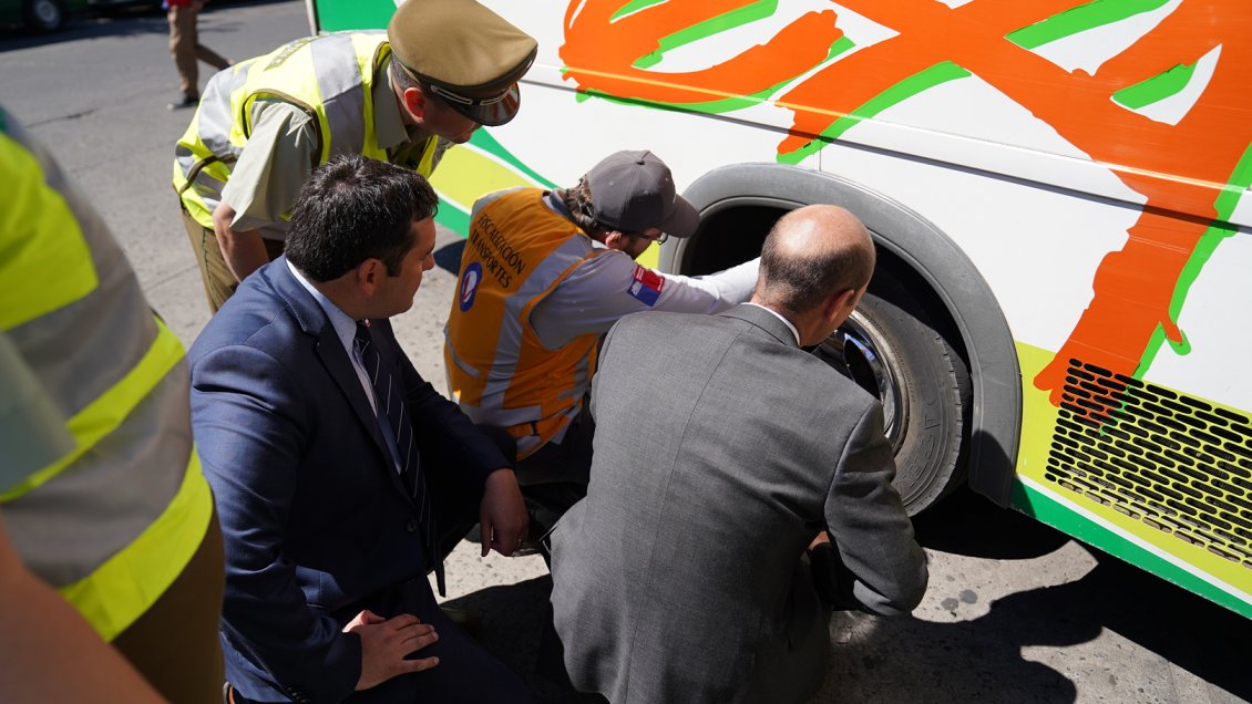 Fiscalizan buses que transitan carreteras de Ã‘uble por traslados masivos de fin de aÃ±o