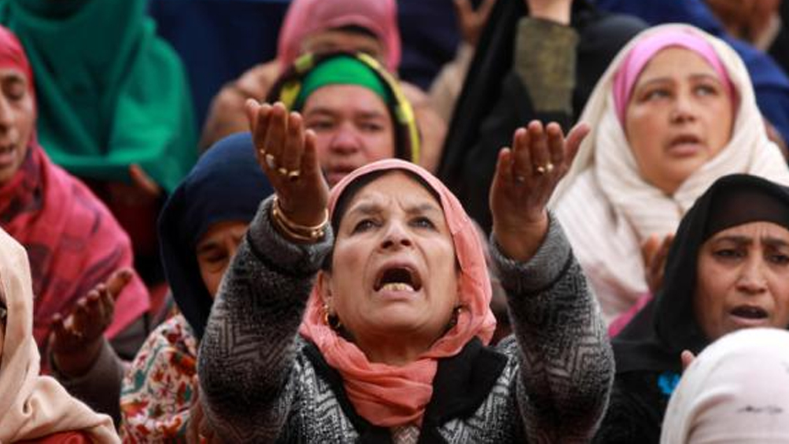Las mujeres logran entrar por primera vez a destacado templo hindú tras orden del Supremo indio