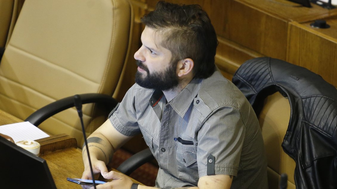 Boric reiteró disculpas pero cuestionó presentación de la UDI ante comisión