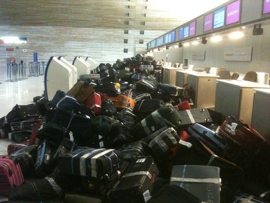 Falla en huincha transportadora de equipaje causa problemas en el Aeropuerto de Santiago