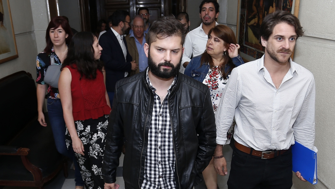 Boric a la UDI: No somos como ellos, no avalamos ni relativizamos una dictadura criminal