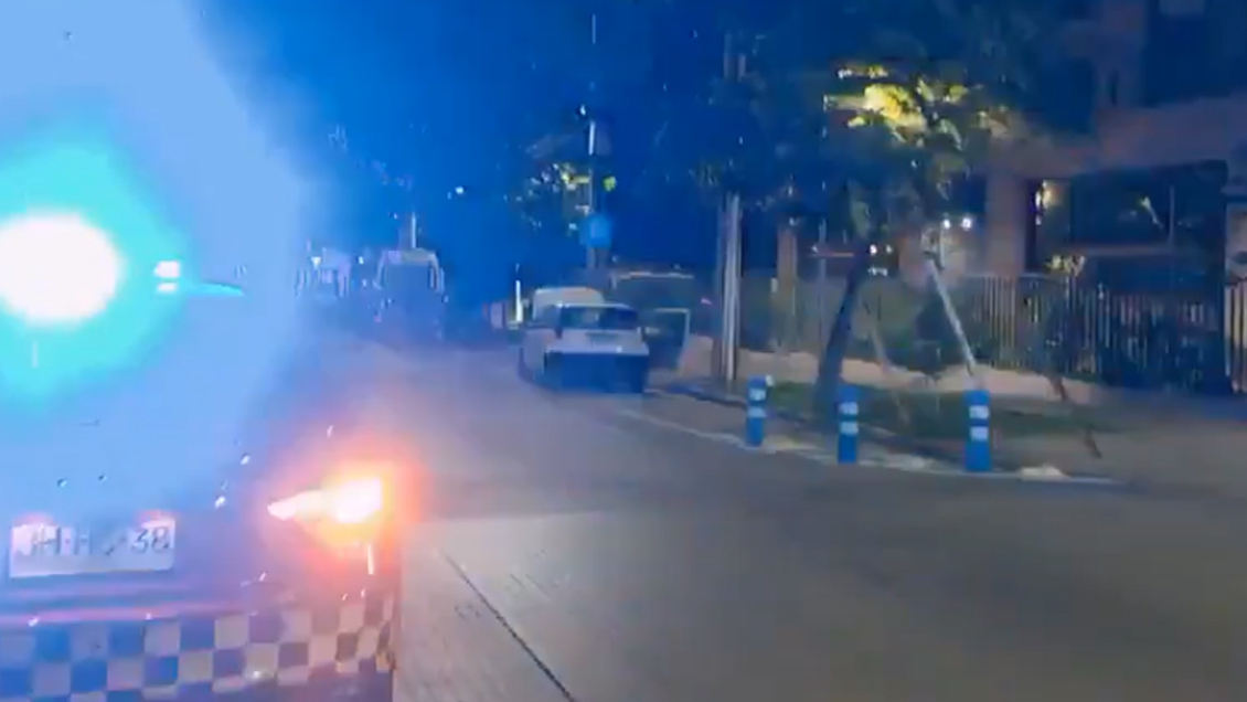 Las Condes: Dos detenidos tras ser sorprendidos tratando de robar local de comida rápida