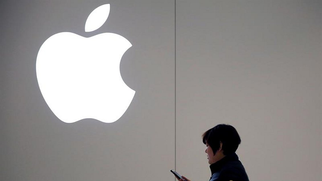 China: Producción industrial se contrajo por primera vez en 19 meses