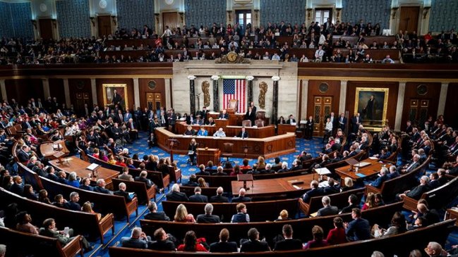 La Cámara de Representantes aprobó recursos para reabrir la Administración sin fondos para el muro