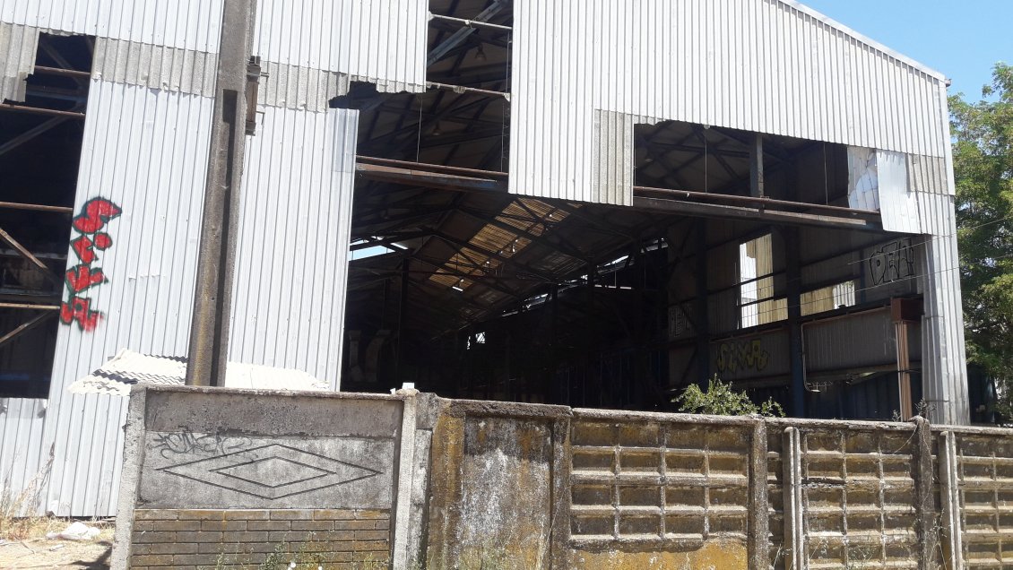 Ordenan sumario sanitario contra SQM por incendio de bodega en Chillán