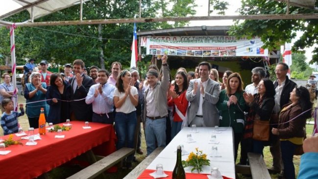 Los Ríos: Feria Costumbrista de Punucapa ofrece lo mejor de la gastronomía criolla