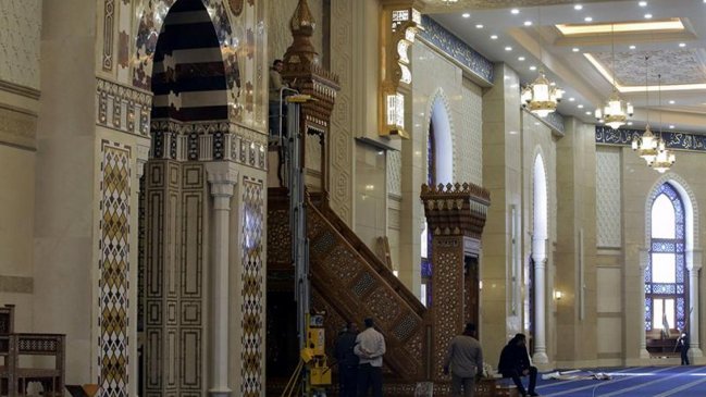 Egipto: Policía murió al intentar desactivar explosivo en iglesia