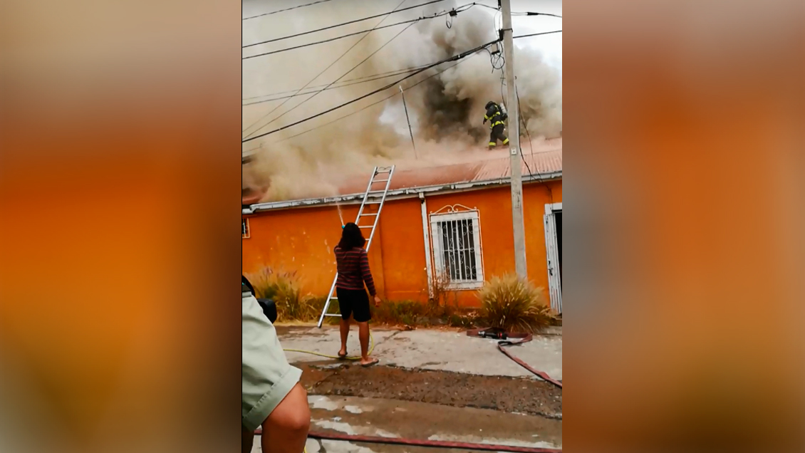 Incendio dejó dos viviendas afectadas en cerro Esperanza de Valparaíso