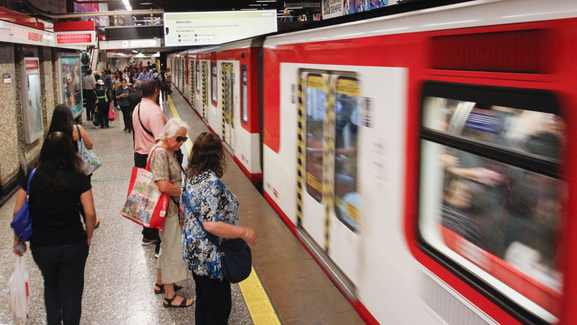 Metro repudió cuenta de Instagram que alienta el acoso sexual en los vagones
