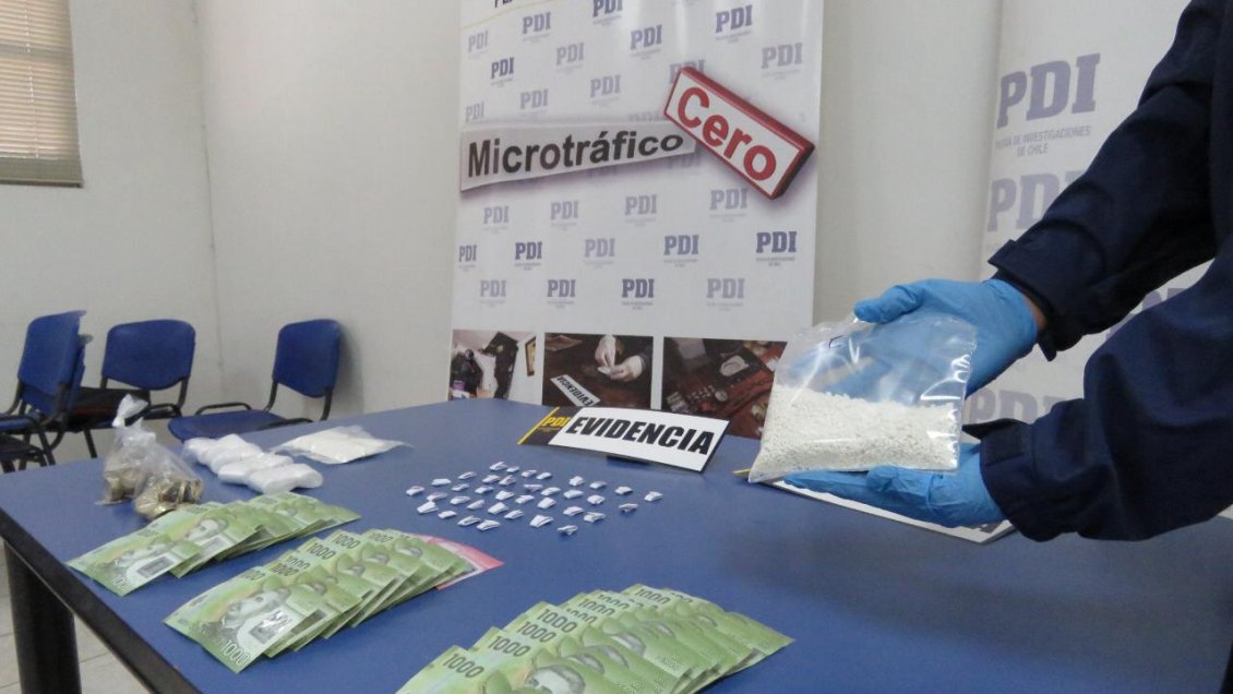 Detienen a dos mujeres acusadas de vender cocaína en Rengo