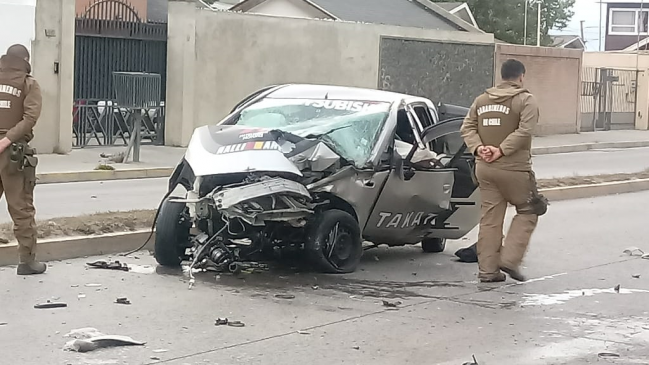 Auto chocó contra muro de contención en Punta Arenas: Tres heridos graves