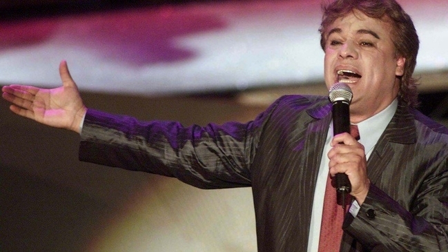 Ex mánager de Juan Gabriel señaló que el cantante no quiere volver porque teme por su vida