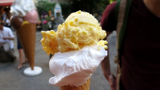 Hombre encaró a heladero que acosó a su hija por WhatsApp en Argentina