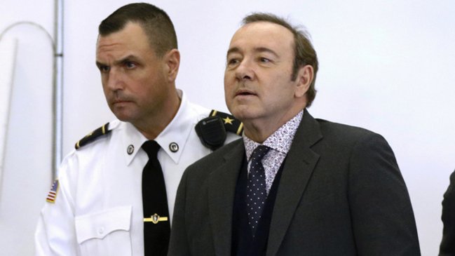 Kevin Spacey asegura que hubo coqueteo con joven que lo acusó de abuso sexual