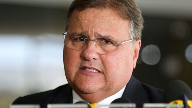 Piden 80 años de cárcel para ex ministro brasileño por corrupción