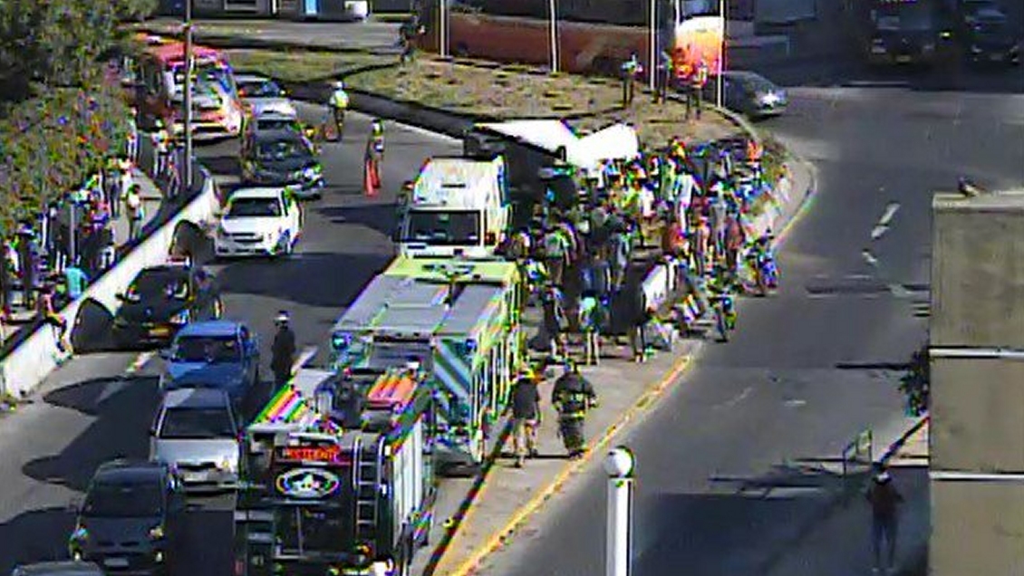 Alta congestión en Valparaíso por accidente de tránsito en bajada Santos Ossa