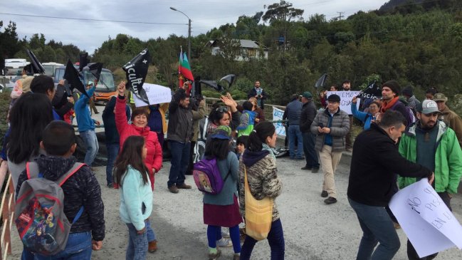 Hualaihué: Comunidades se tomaron carretera Austral por construcción de piscicultura