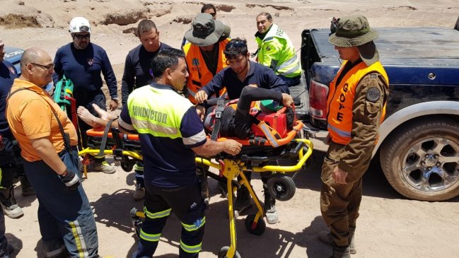 Joven quedó lesionado luego de caer cuatro metros desde un acantilado en Antofagasta