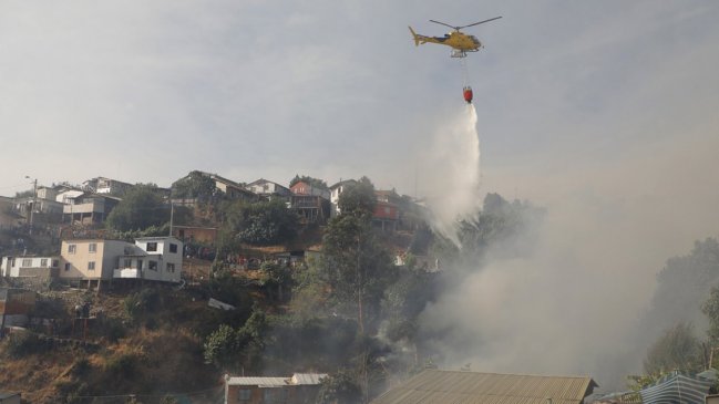 Gobierno traerá dos aeronaves extranjeras para combatir incendios forestales