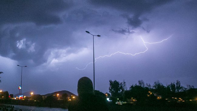 Pronostican tormentas eléctricas entre Valparaíso y Los Ríos