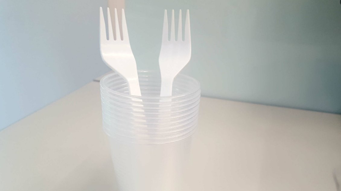 Municipalidad de Santiago estudia prohibir los utensilios plásticos