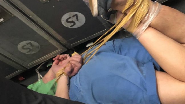Pasajeros de avión amarraron a hombre que se emborrachó y se puso agresivo en el vuelo