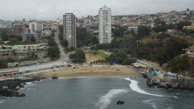 Aprueban proyecto que sanciona con multas a quienes impidan el acceso a playas