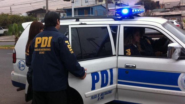 Iquique: PDI detiene a dos sujetos tras robo de cartera cerca de la Zofri