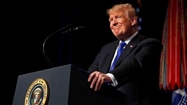 Ex abogado de Trump pagó por arreglar encuestas en su favor