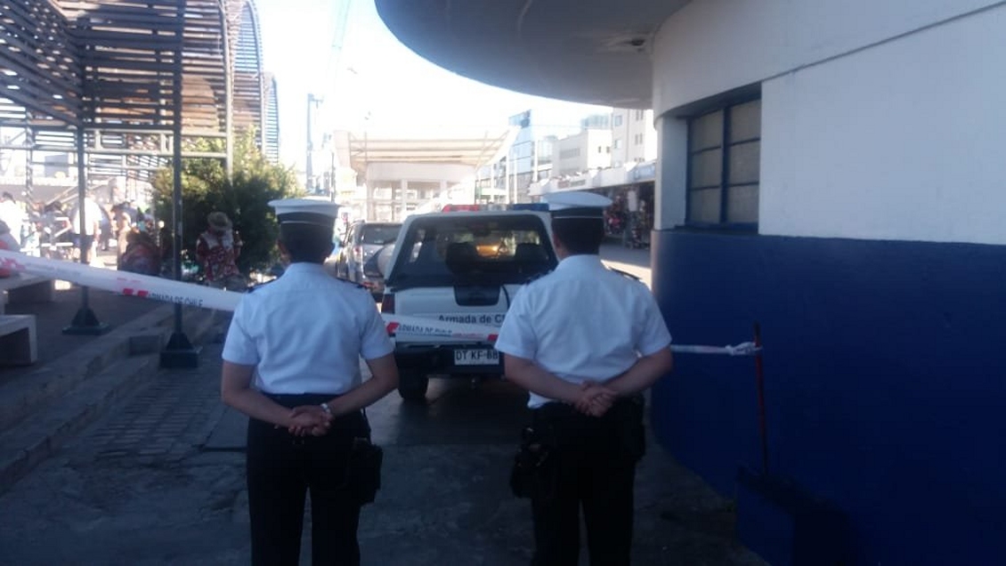 Viña del Mar: Investigan hallazgo de cuerpo flotando en la costa