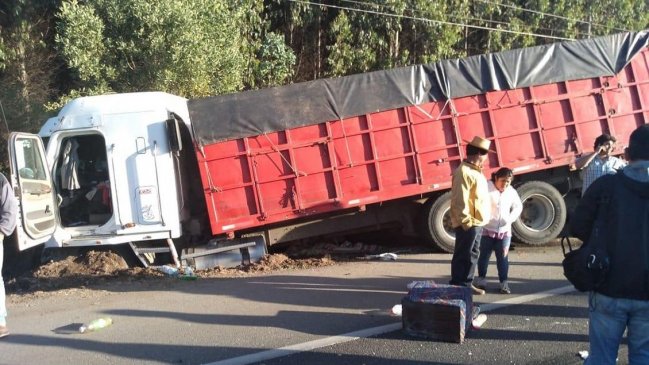 Choque múltiple dejó tres fallecidos en la Región de Los Ríos