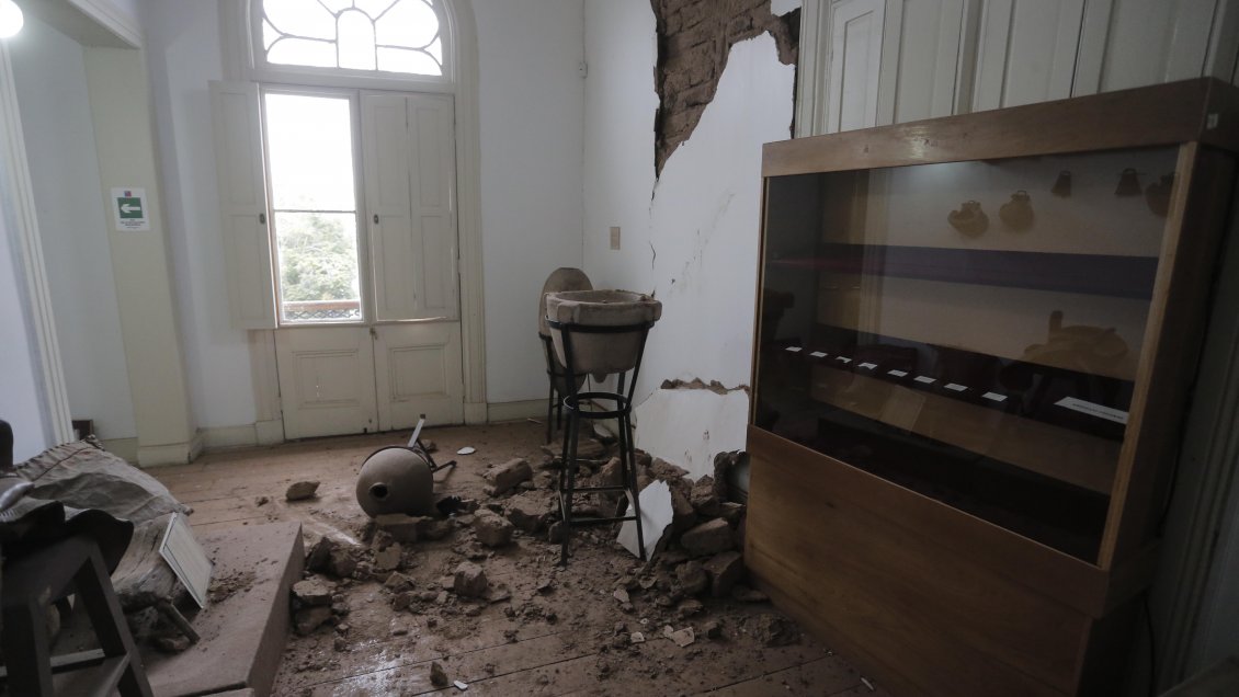 Las consecuencias del fuerte sismo en el norte y centro del país