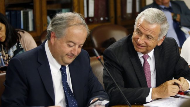 Ministros Larraín y Monckeberg preparan trabajo legislativo enfocado en reformas claves