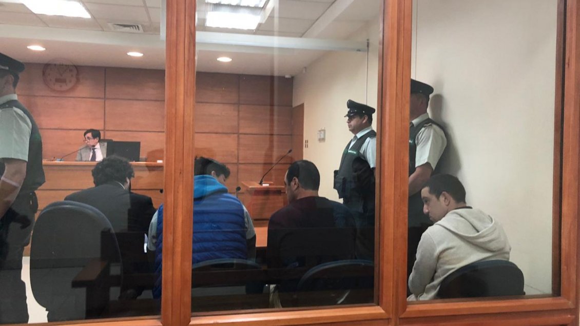 Prisión preventiva para tres sujetos acusados de asaltar a clientes en la salida de bancos en Valdivia