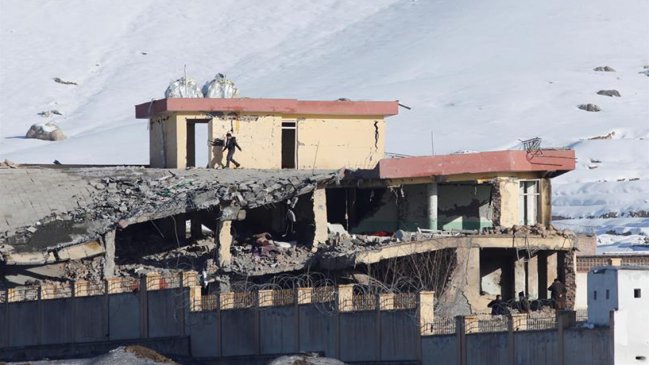 Cerca de 100 muertos en ataque talibán en Afganistán