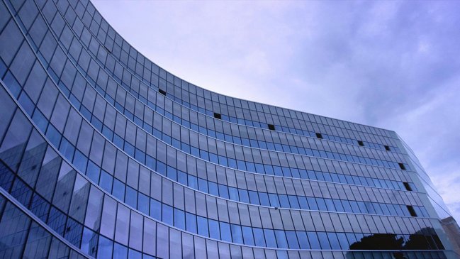 Peligros durante un sismo: Piden legislar para obligar a constructores a utilizar vidrios especiales