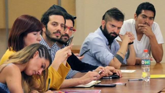 Frente Amplio postergó votación para analizar continuidad en pacto de gobernabilidad de la Cámara Baja