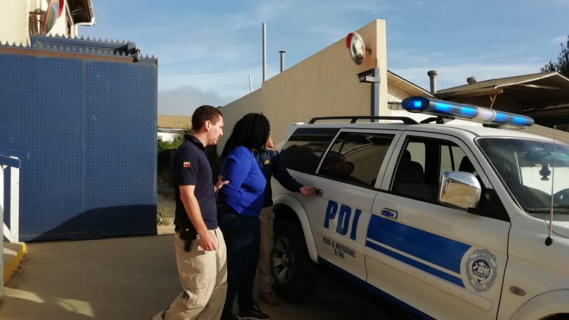 Detienen a mujer que agredió con un arma blanca a su pareja: Investigan defensa propia
