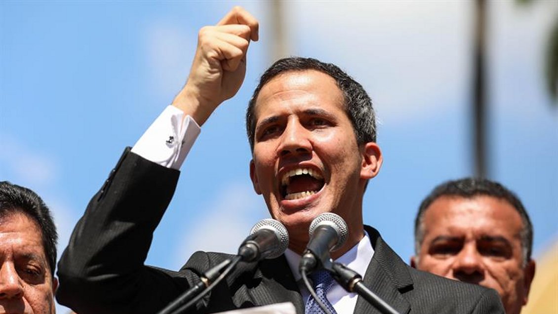 Líder del parlamento venezolano se autoproclamó como 