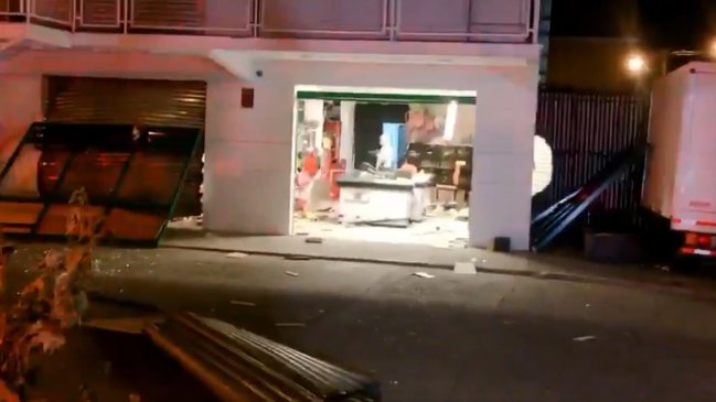 Intento de robo de cajero automático terminó con una tienda destruida en Puente Alto