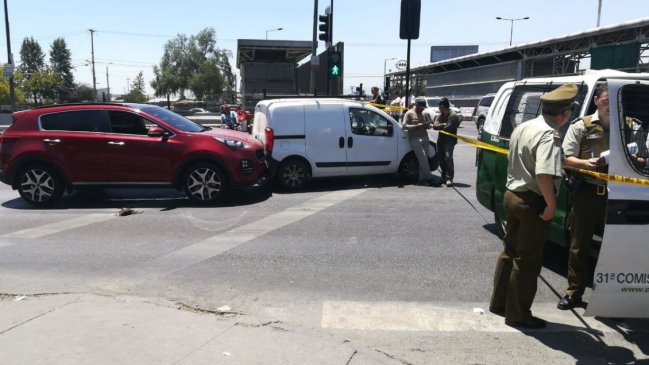 Balacera dejó un fallecido en la intersección de Américo Vespucio con Santa Rosa