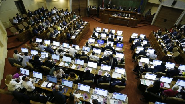 Gobierno enviará proyecto para reducir el número de parlamentarios