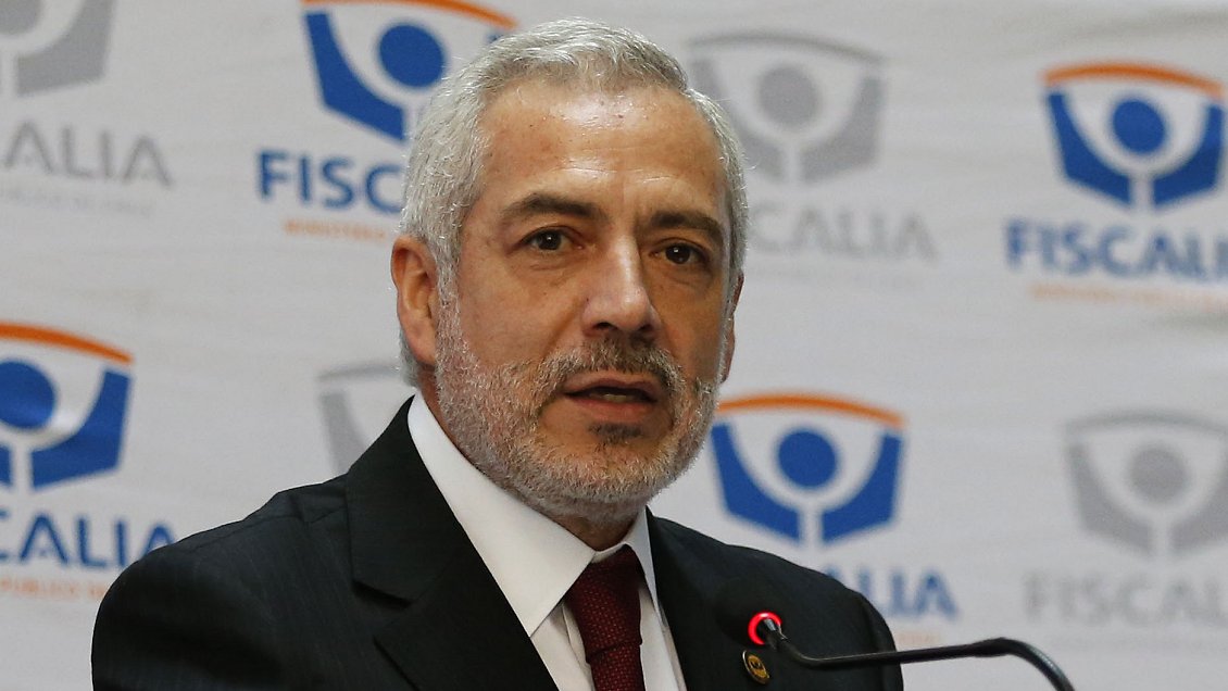 Fiscal regional Raúl Guzmán postula a cargo en Senado