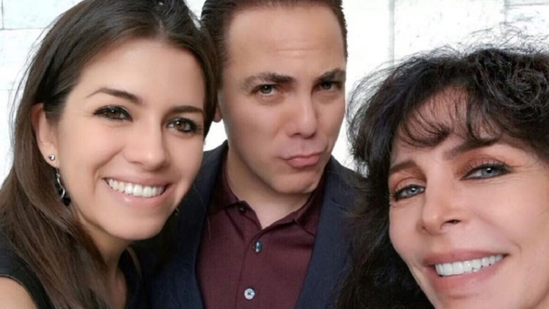 Ex suegro de Cristián Castro acusó al cantante de no dar ni un peso tras el divorcio