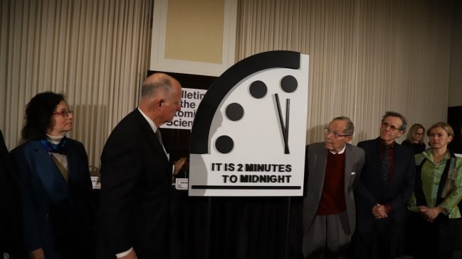 La humanidad está a dos minutos del 