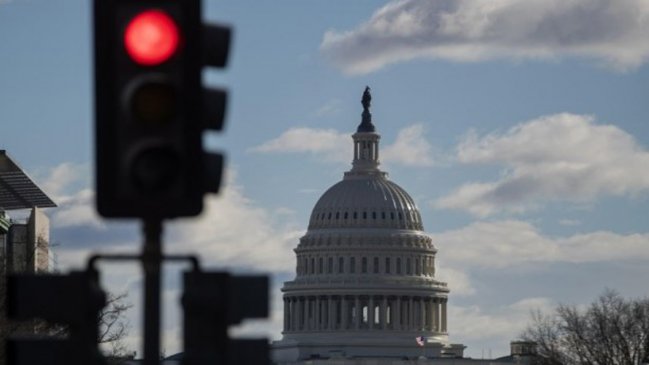 EEUU: Sigue el cierre de gobierno tras fracaso de propuestas demócratas y republicanas