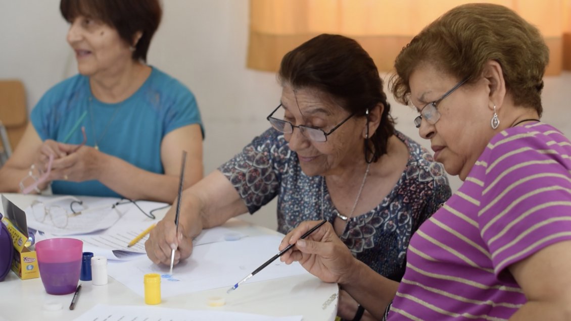 Adultos Mayores participan de talleres de verano en Talca