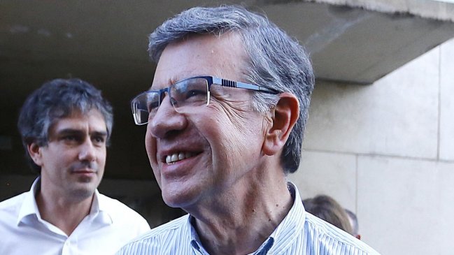 Sin esperar la ley, Lavín lanza su propio 