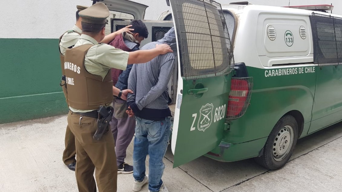 Detienen a dos jóvenes tras robos a viviendas en La Unión